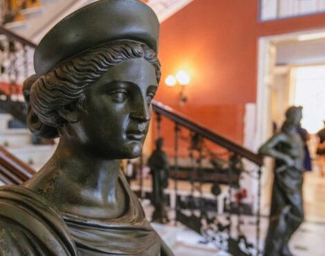 Μπενίτσες, Γαστούρι και Αχίλλειο