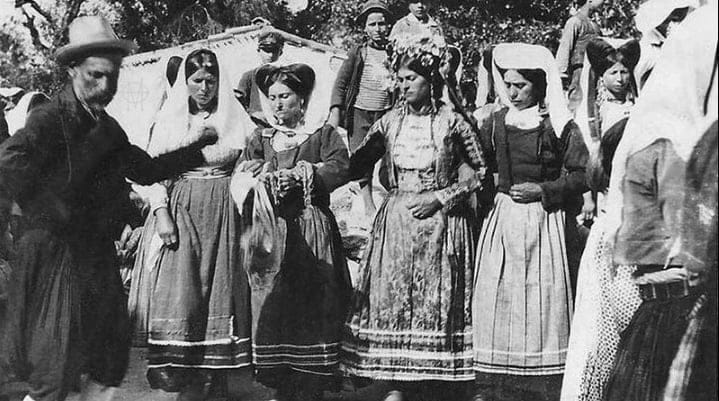 Μια Περιπλάνηση στη Λαογραφία και τους Θρύλους της Κέρκυρας